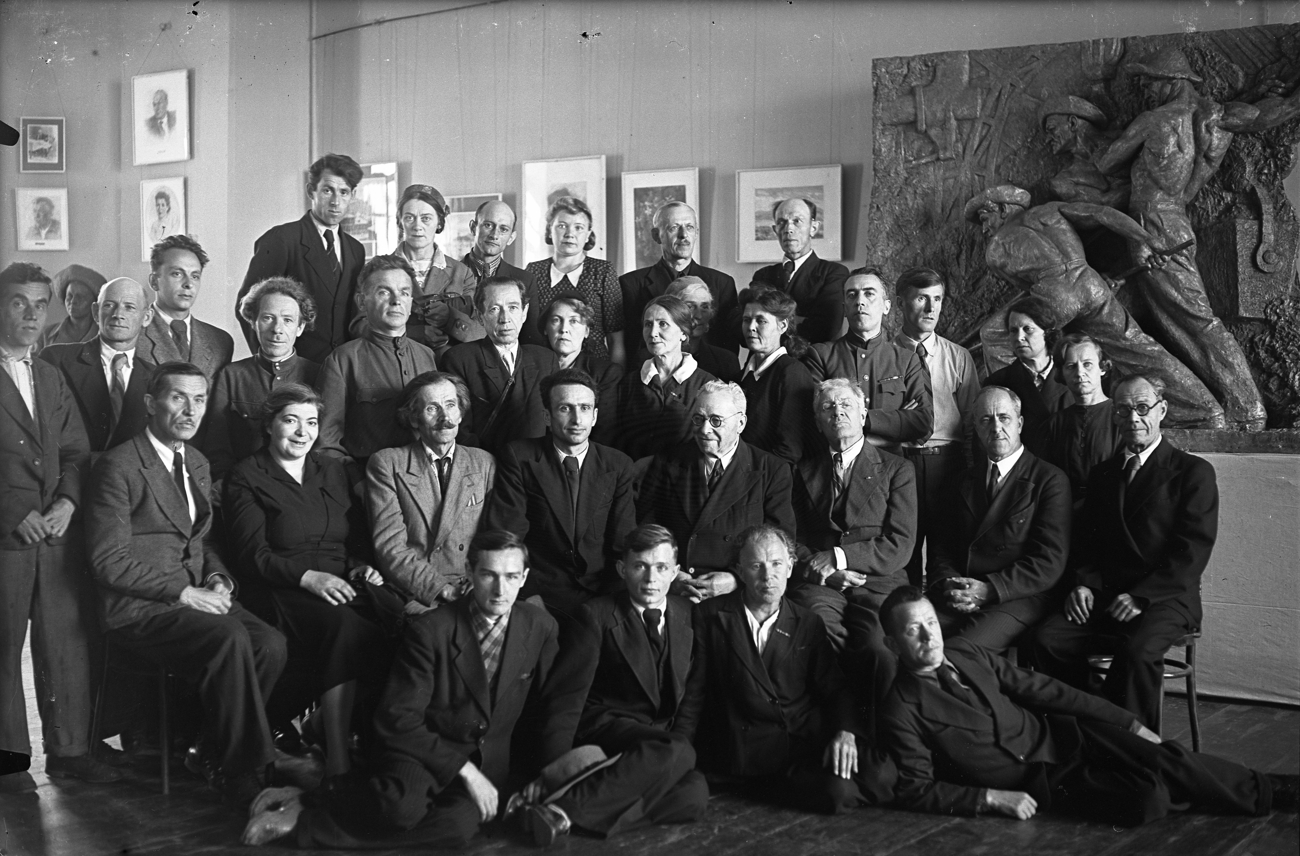 Художники Свердловска после войны в 1947 году. Журнал 