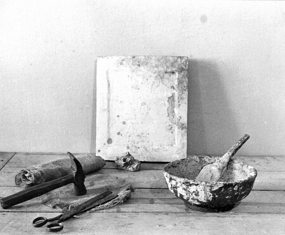 Заготовка иконной доски и инструменты из мастерской художника И.М. Абрамова. Искусство Евразии, журнал об искусстве