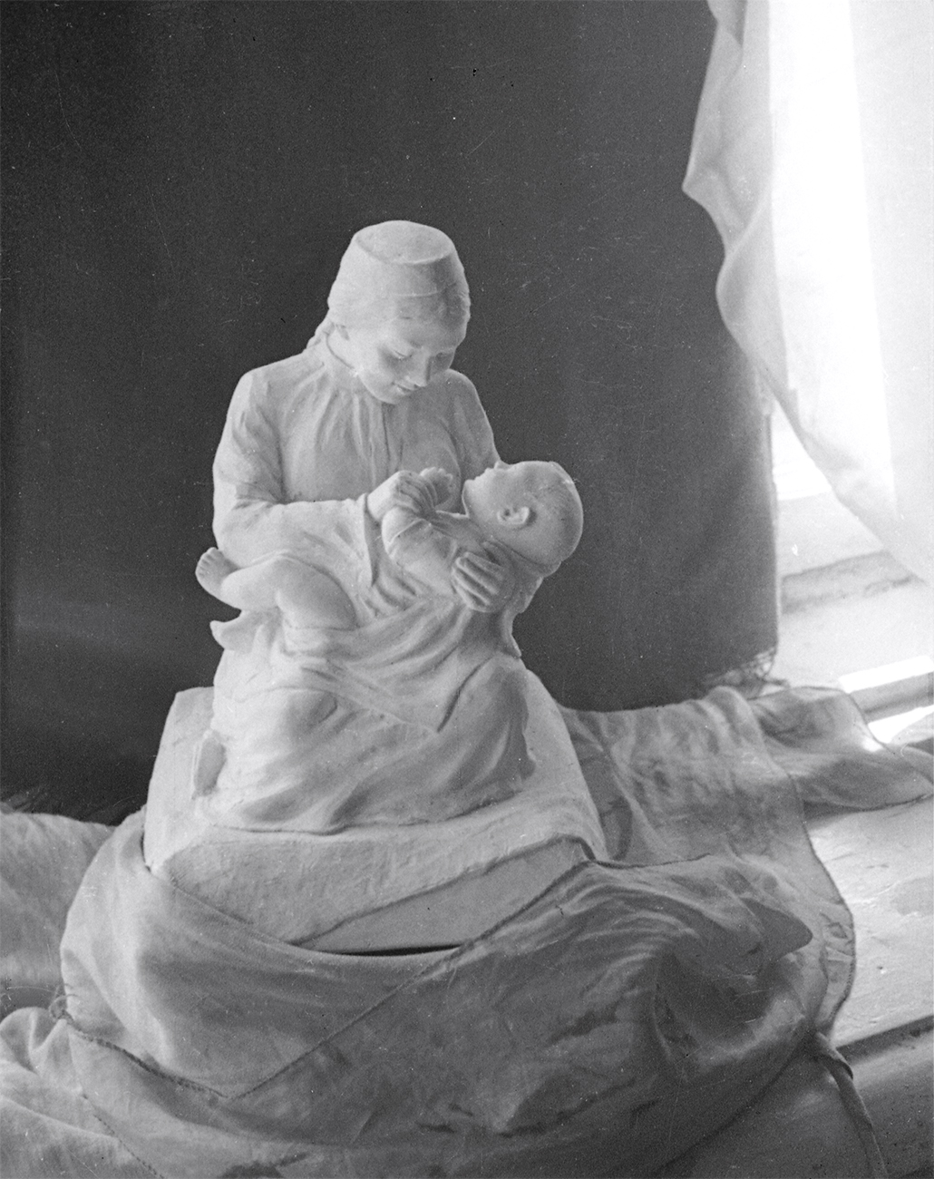 Г.В. Петрова. Материнство. Вторая половина 1940-х гг. Иллюстрация из рукописи «Пешеград»